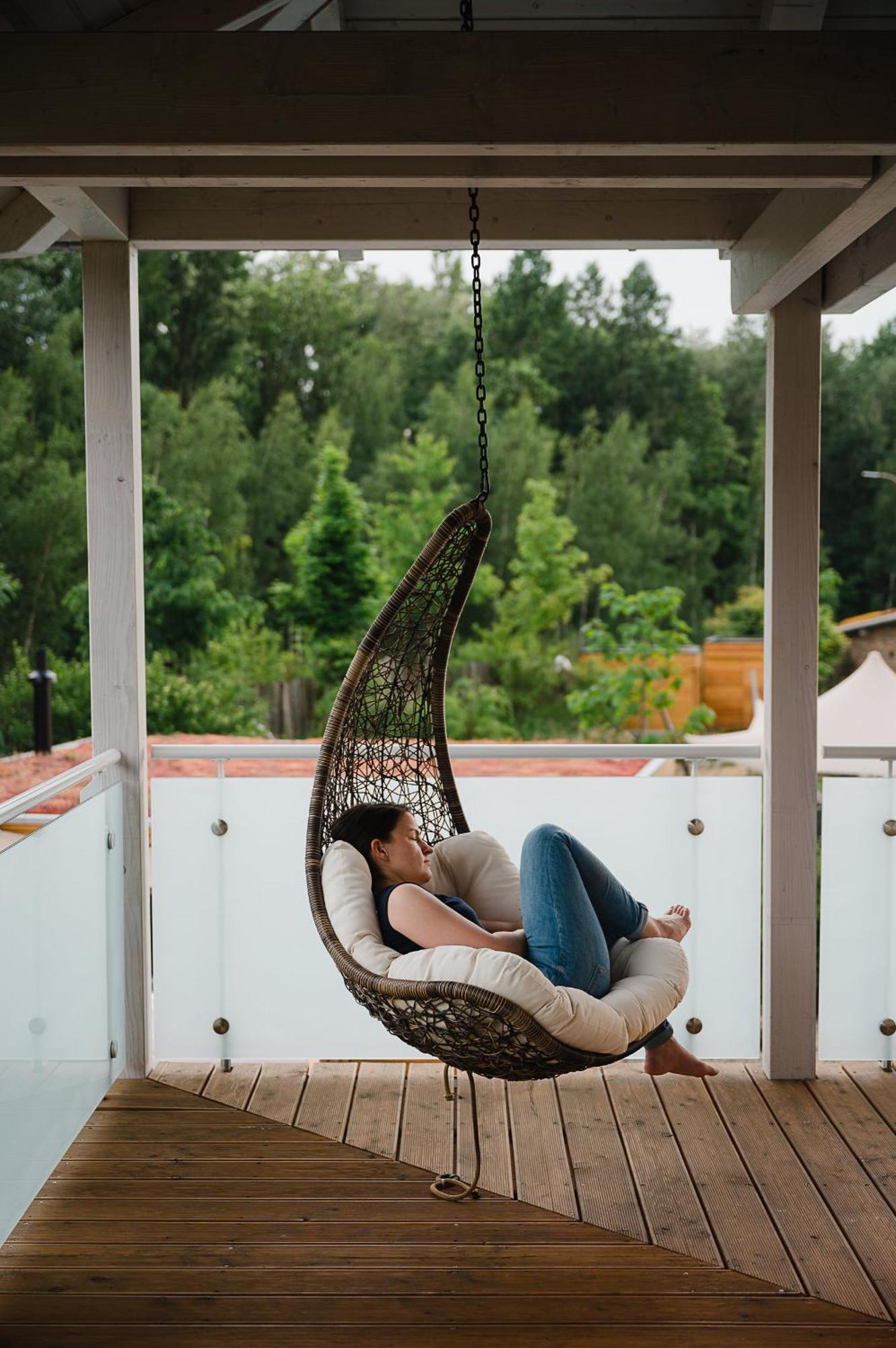 Großes Doppelzimmer mit Balkon und seitlichem Seeblick